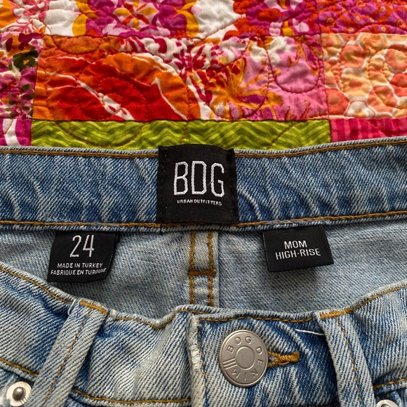 BDG by Urban Outfitters Distressed Mom High-Rise Jeans - Picture 6 of 6